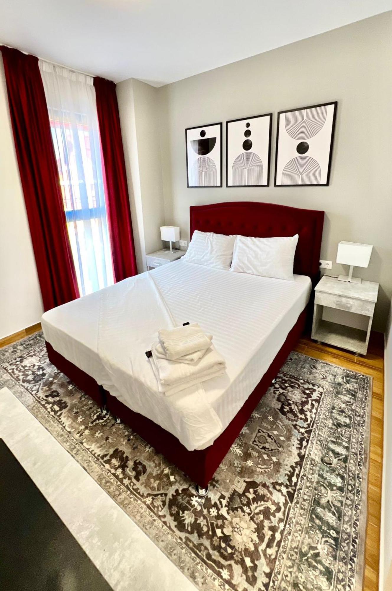 Hotel Fantazia Oradea - Self Check In & Out 外观 照片